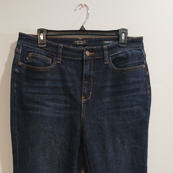 Judy Blue Skinny Blue Jeans with Stretch - Picture 4 of 16